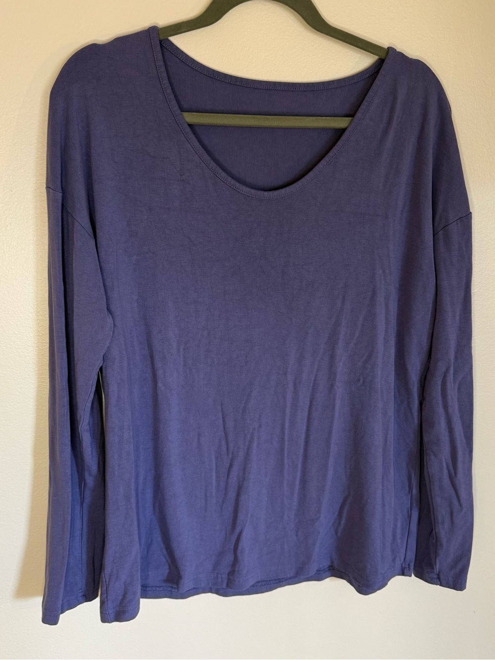 Womens L Purple soft Long Sleeved Shirt with Scoop Neck: Casual Comfort